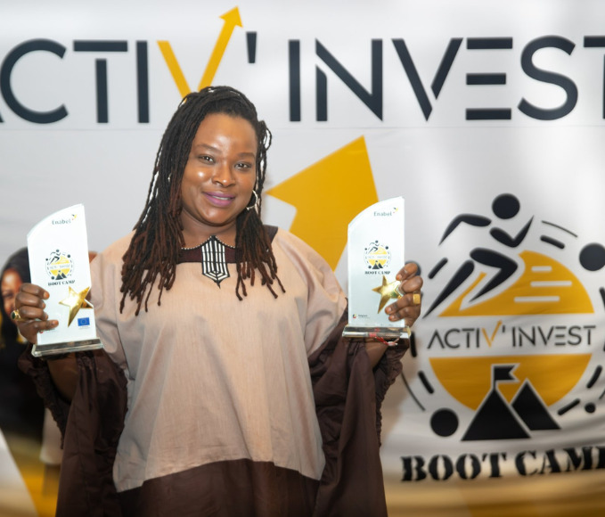 Woman entrepreneur showing brochures.