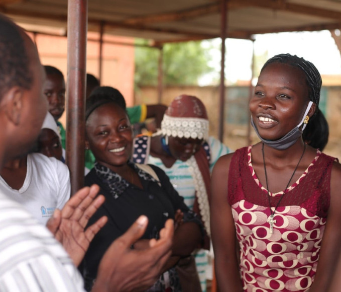 woman entrepreneur discussing with a man